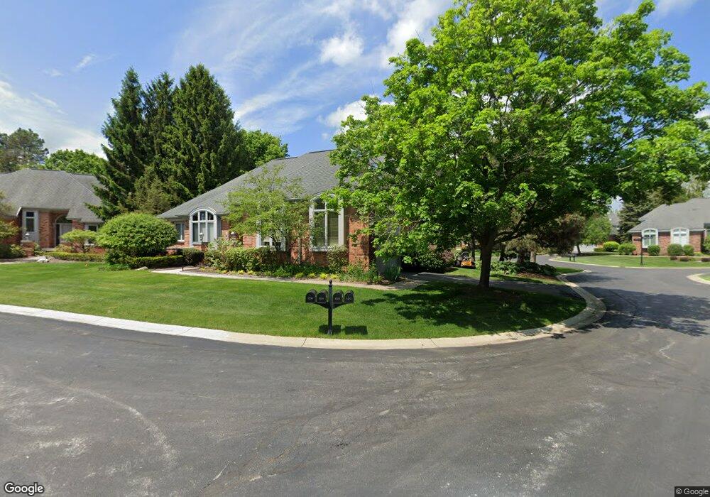 1212 Pembury Ln, Bloomfield Hills, MI 48302 - photo 1