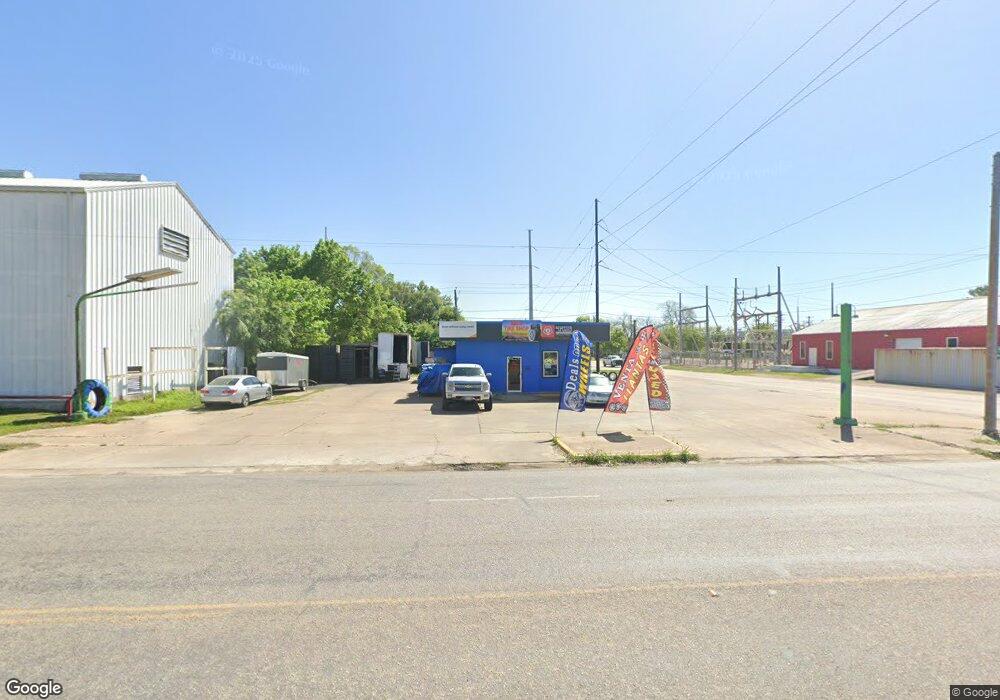 1521 Avenue F, Bay City, TX 77414 - photo 1