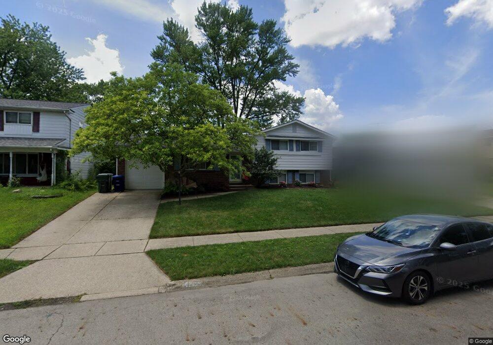 4743 Manitoba Ct, Columbus, OH 43229 - photo 1