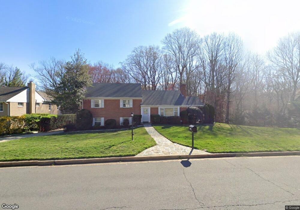 1607 Brookside Rd, McLean, VA 22101 - photo 1