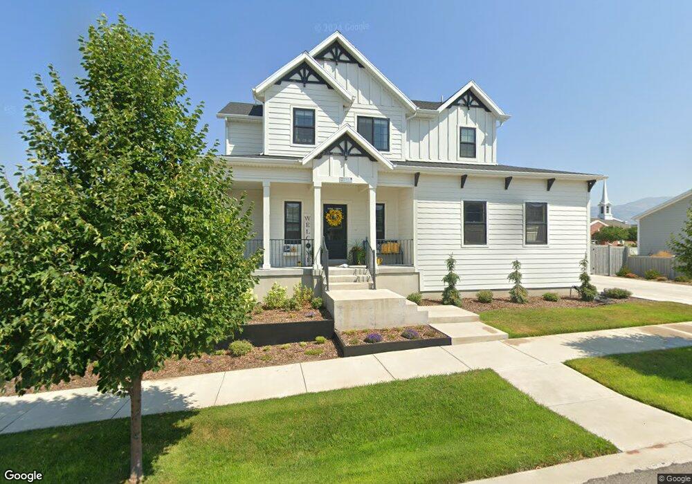 724 W 50 N unit 4, Hyrum, UT 84319 - photo 1