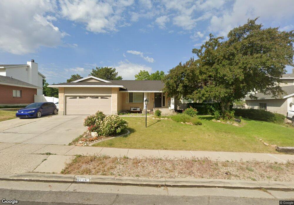 8714 Piper Ln, Sandy, UT 84093 - photo 1
