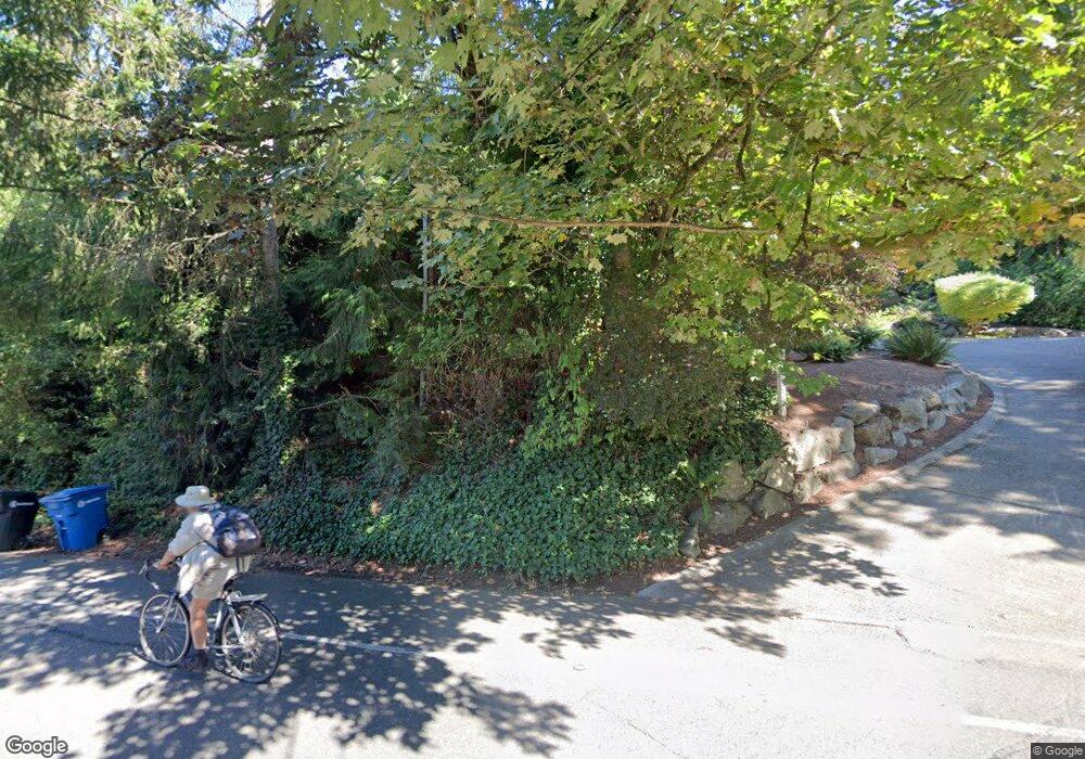 5800 W Mercer Way, Mercer Island, WA 98040 - photo 1