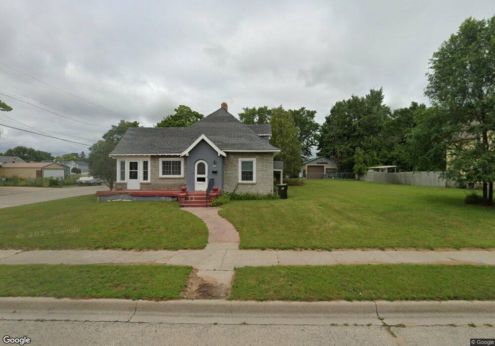 2100 10th Ave, Menominee, MI 49858 - photo 1