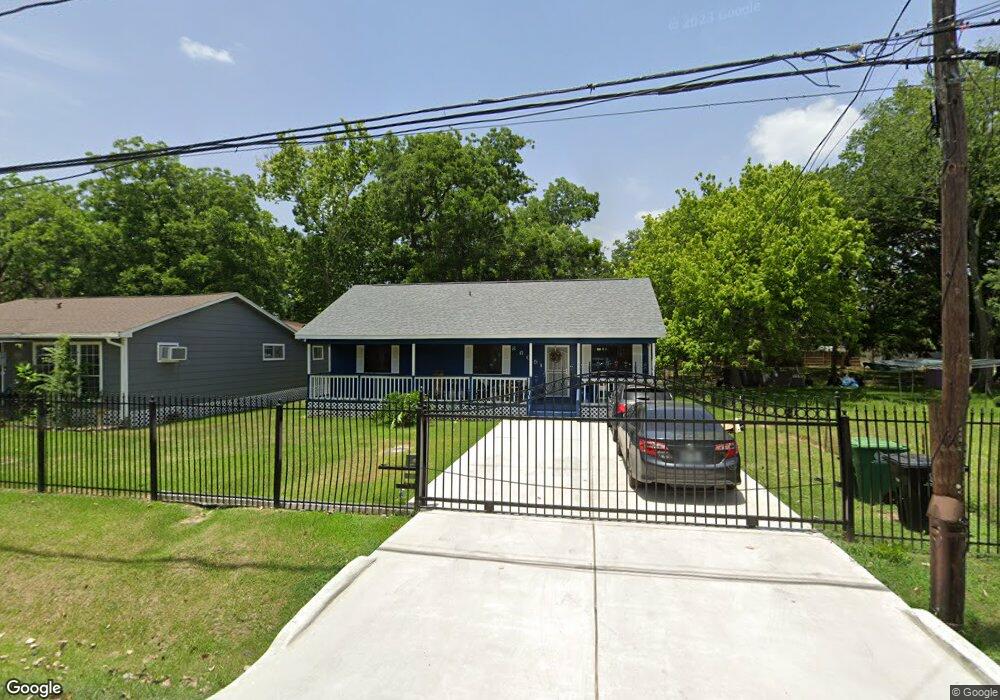 8605 Prairie View Dr, Houston, TX 77088 - photo 1