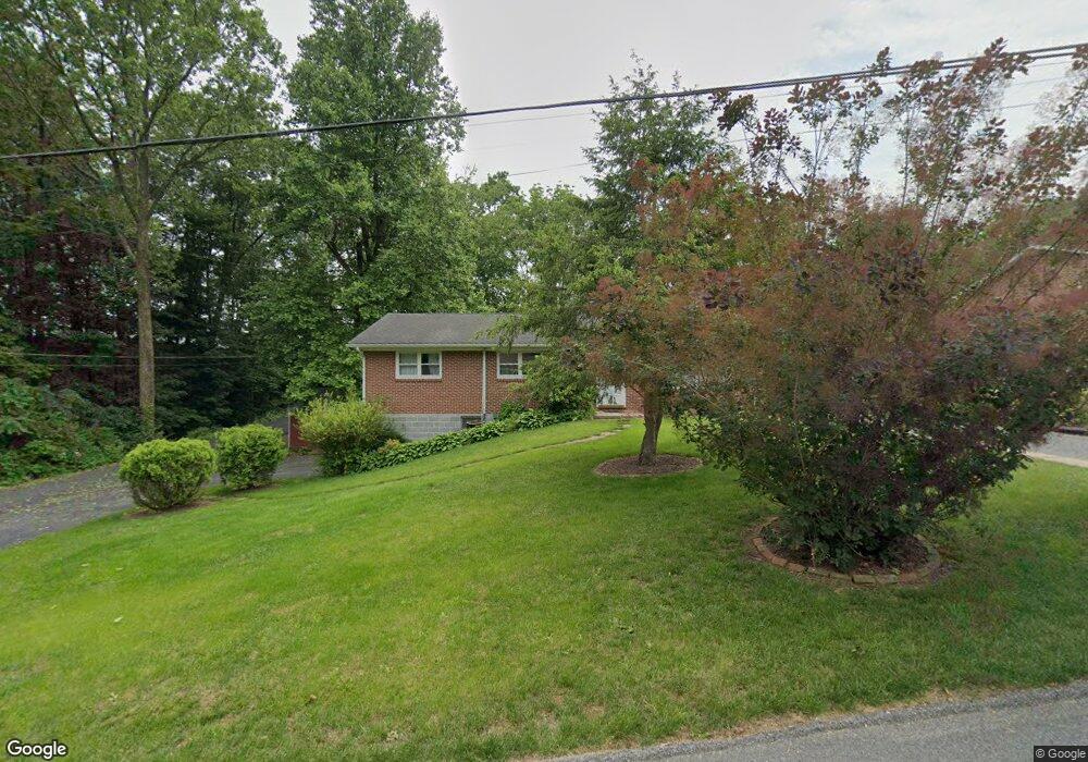 1012 Hamilton Dr, Chambersburg, PA 17202 - photo 1