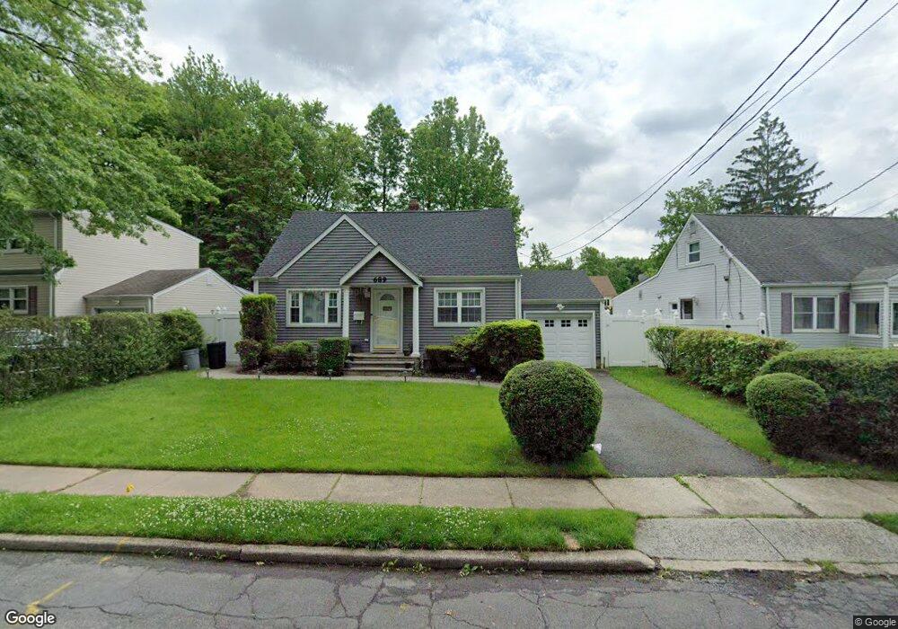689 Pinewood Rd, Union, NJ 07083 - photo 1