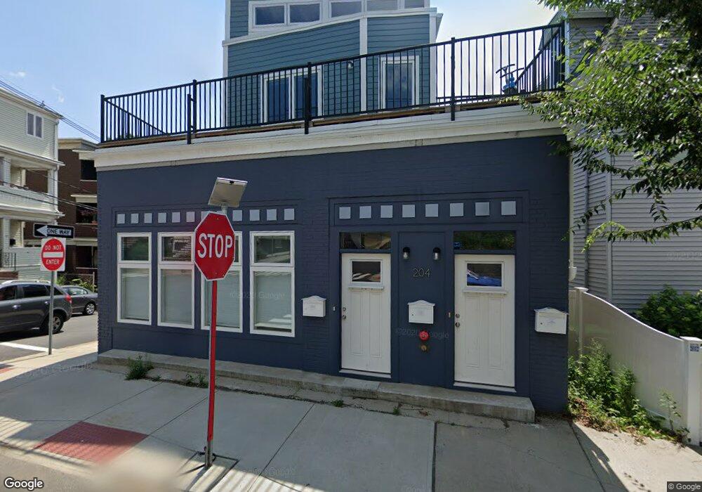 204 Summer St unit 2, Somerville, MA 02143 - photo 1