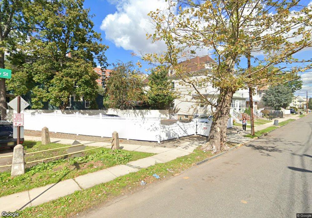 1 W End Place, Elizabeth, NJ 07202 - photo 1