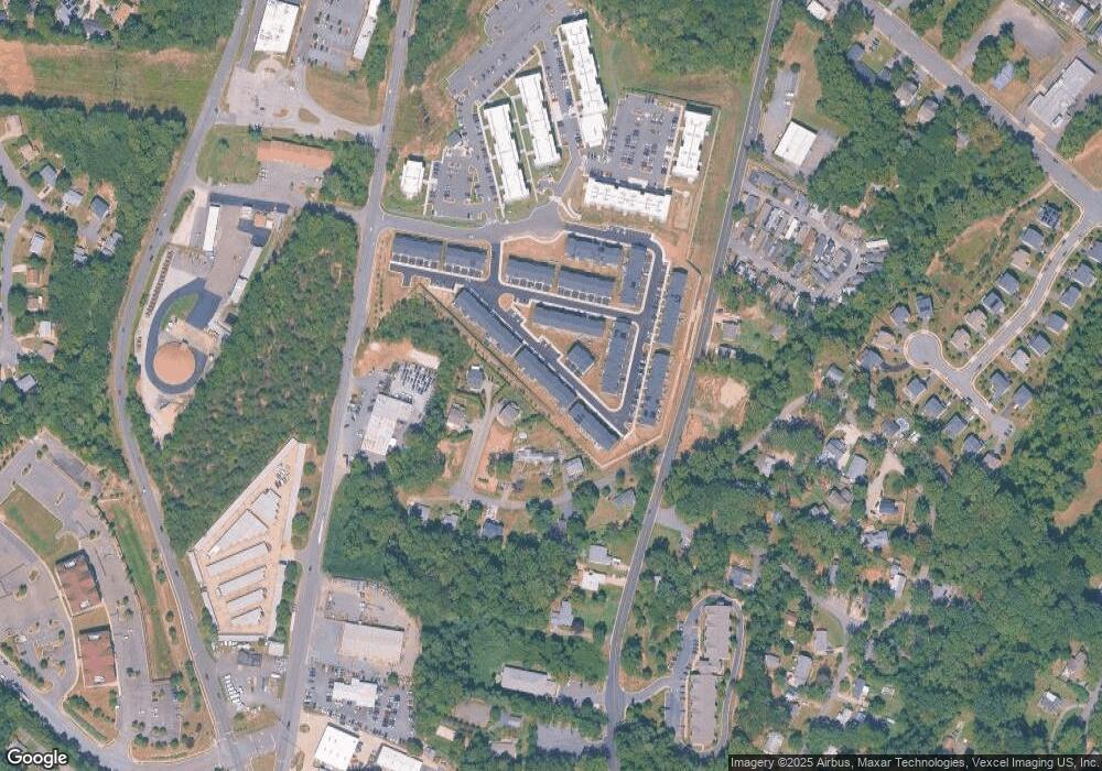 18287 Summit Pointe Dr, Triangle, VA 22172 - photo 1