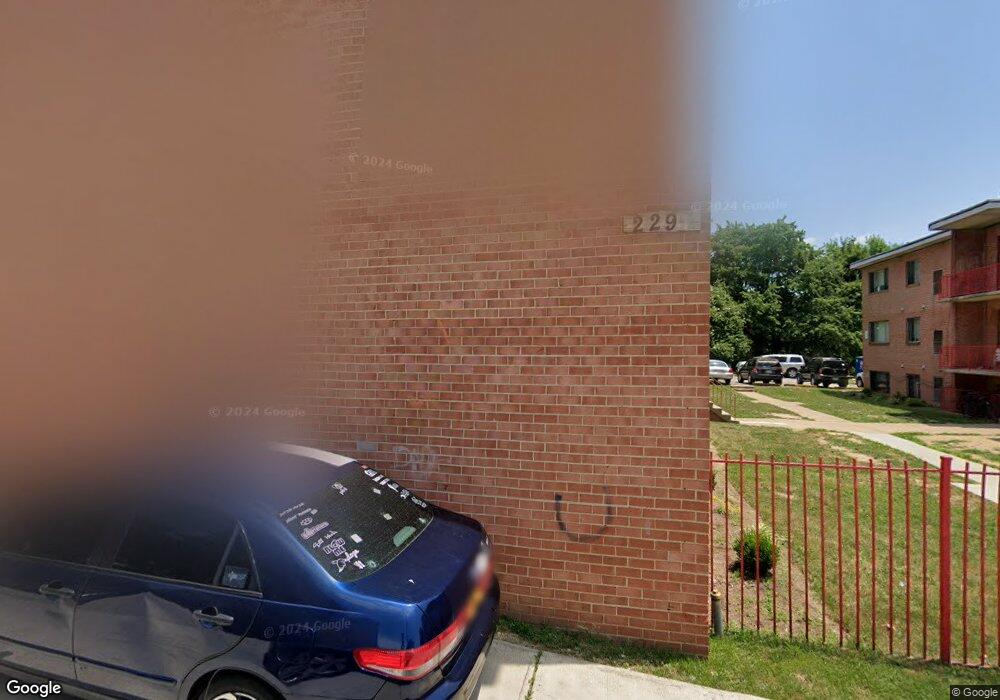 229 43rd Rd NE, Washington, DC 20019 - photo 1