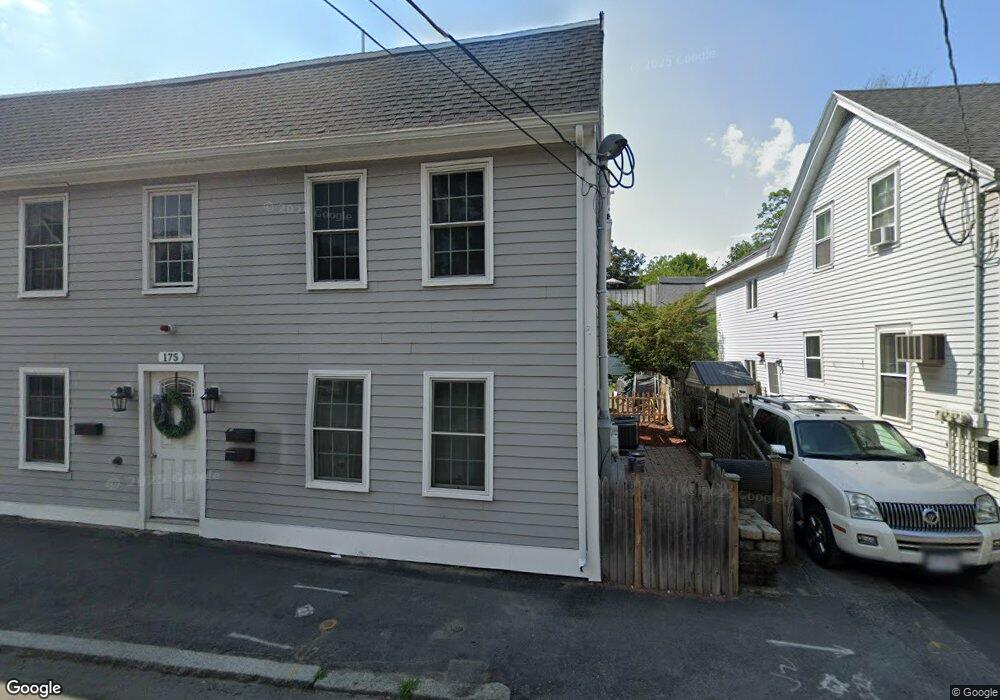175 Pleasant St unit 3, Marblehead, MA 01945 - photo 1