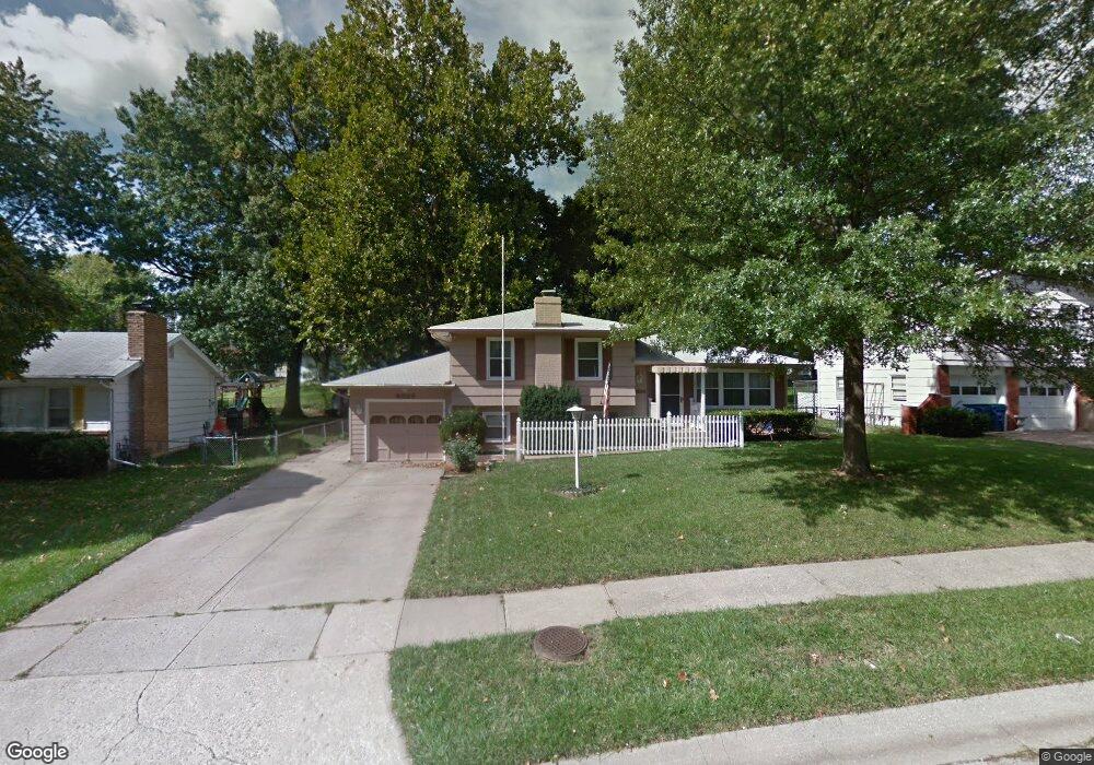 6828 Stearns St, Shawnee, KS 66203 - photo 1