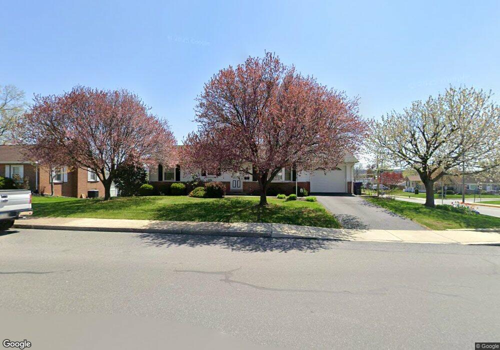 300 Valley View Dr, New Holland, PA 17557 - photo 1