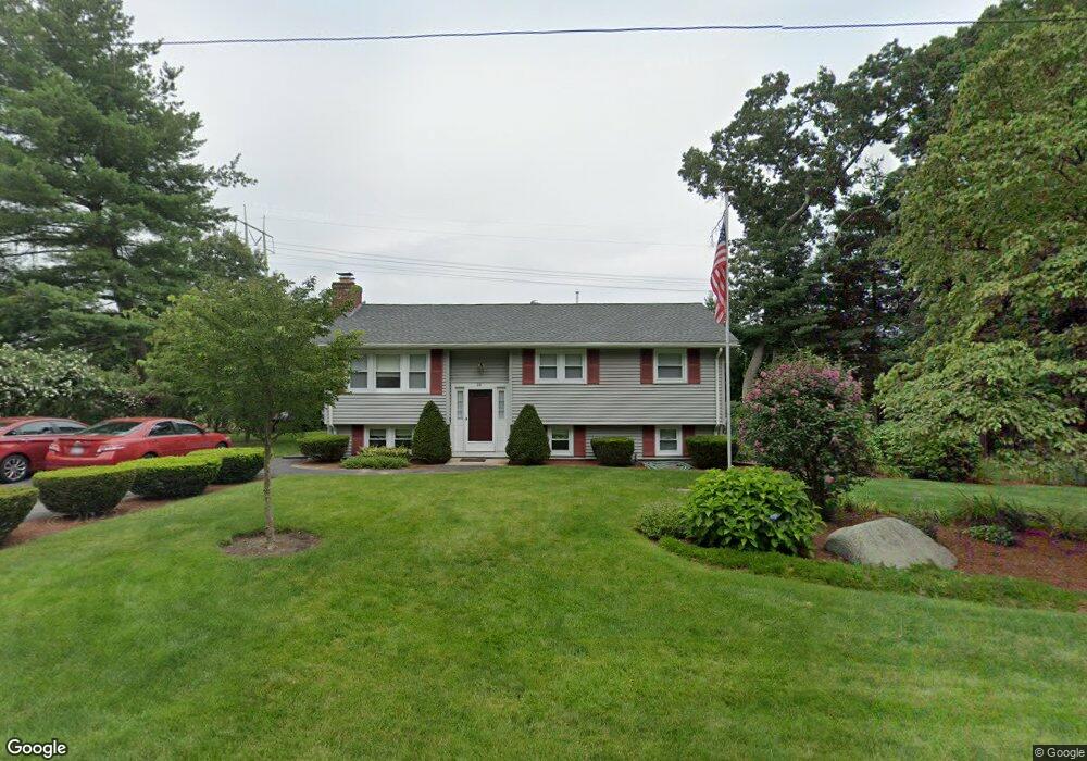 28 Robinhood Ln, Billerica, MA 01821 - photo 1