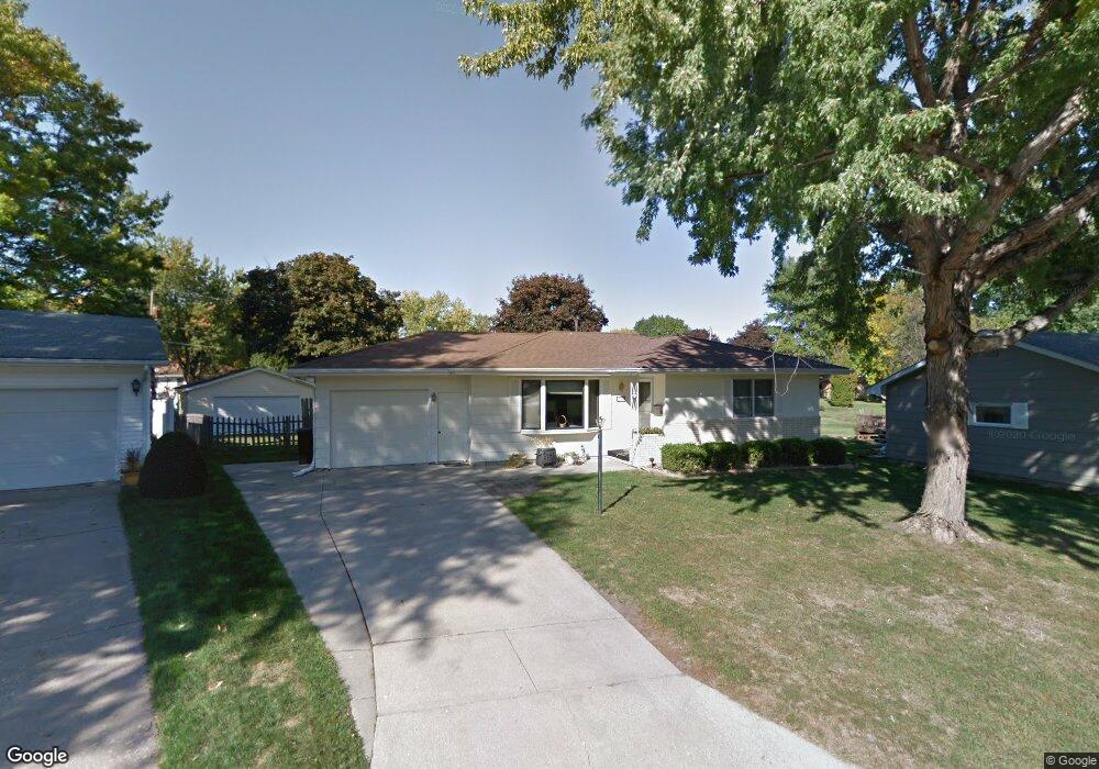 2108 N 3rd Ave E, Newton, IA 50208 - photo 1