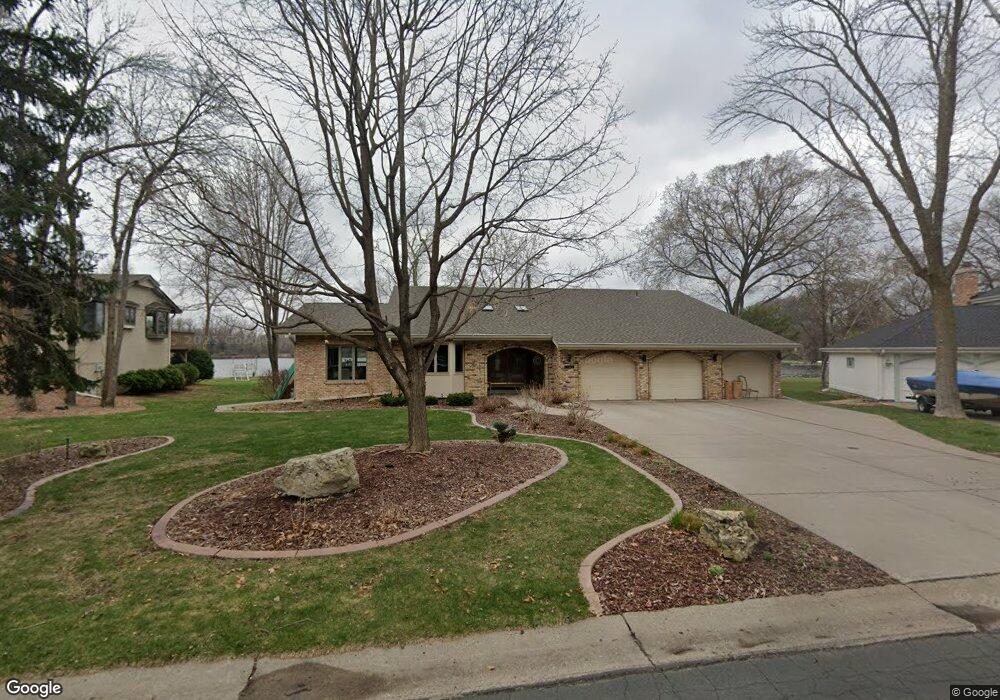 7245 Pineview Ln N, Maple Grove, MN 55369 - photo 1