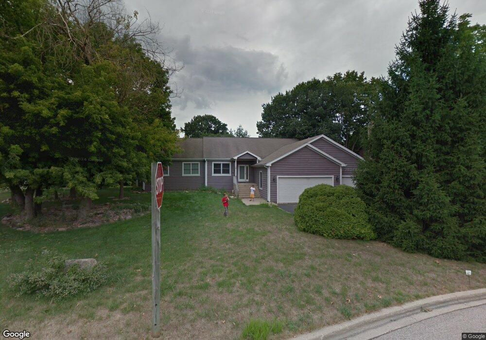 10 Longwood Ct, Algonquin, IL 60102 - photo 1