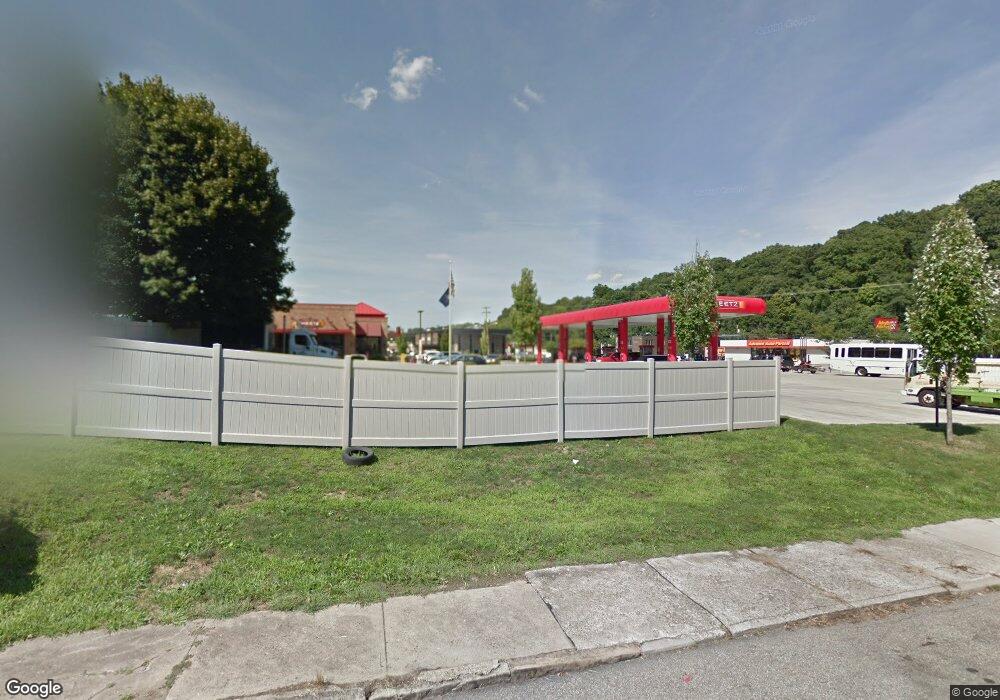 723 Bridge St, New Kensington, PA 15068 - photo 1