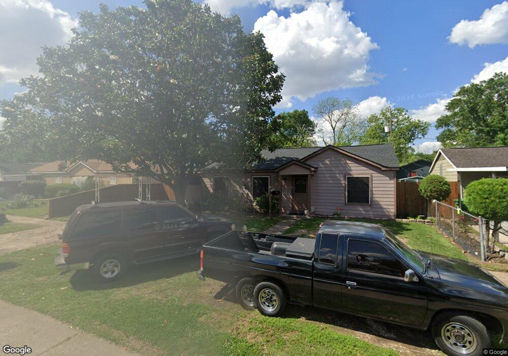 237 Lena Dr, Houston, TX 77022 - photo 1