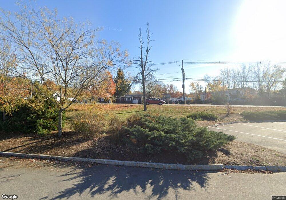 675 Huse Rd, Manchester, NH 03103 - photo 1