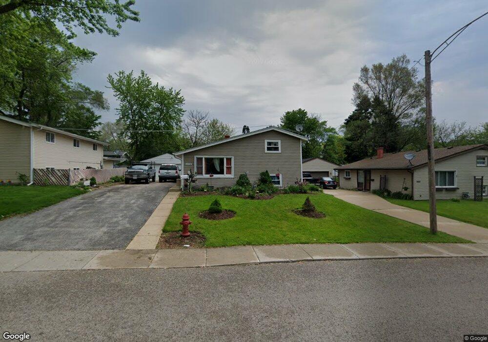 1452 Kings Rd, Carpentersville, IL 60110 - photo 1