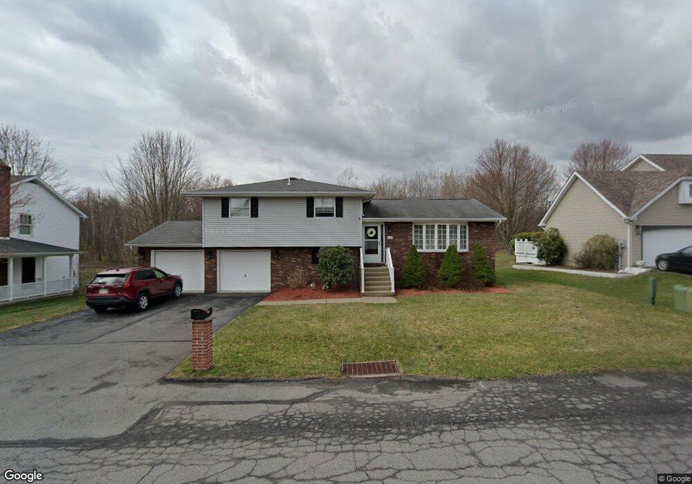 1332 Hampton Dr, Archbald, PA 18403 - photo 1