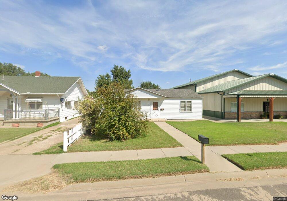 926 S Main St, Hugoton, KS 67951 - photo 1