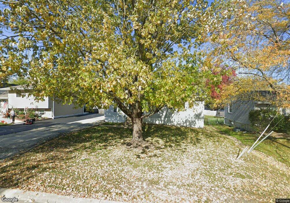 113 Hunters Path, Lake In the Hills, IL 60156 - photo 1