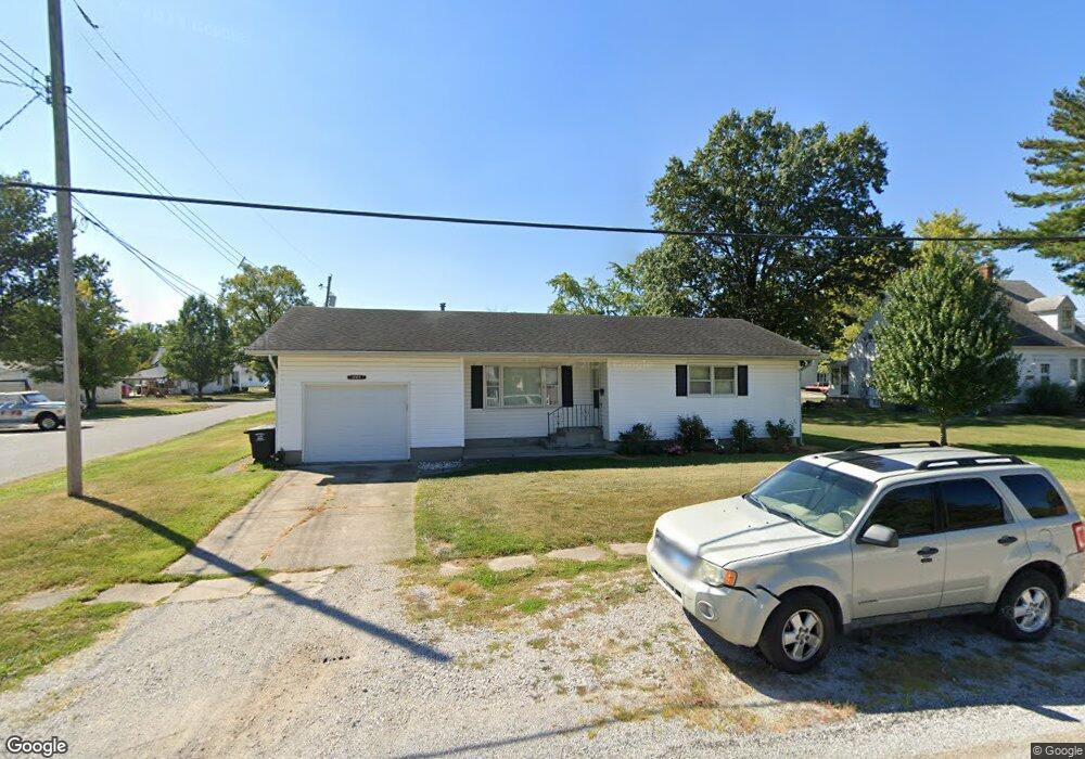 1101 W Saint Louis Ave, Effingham, IL 62401 - photo 1