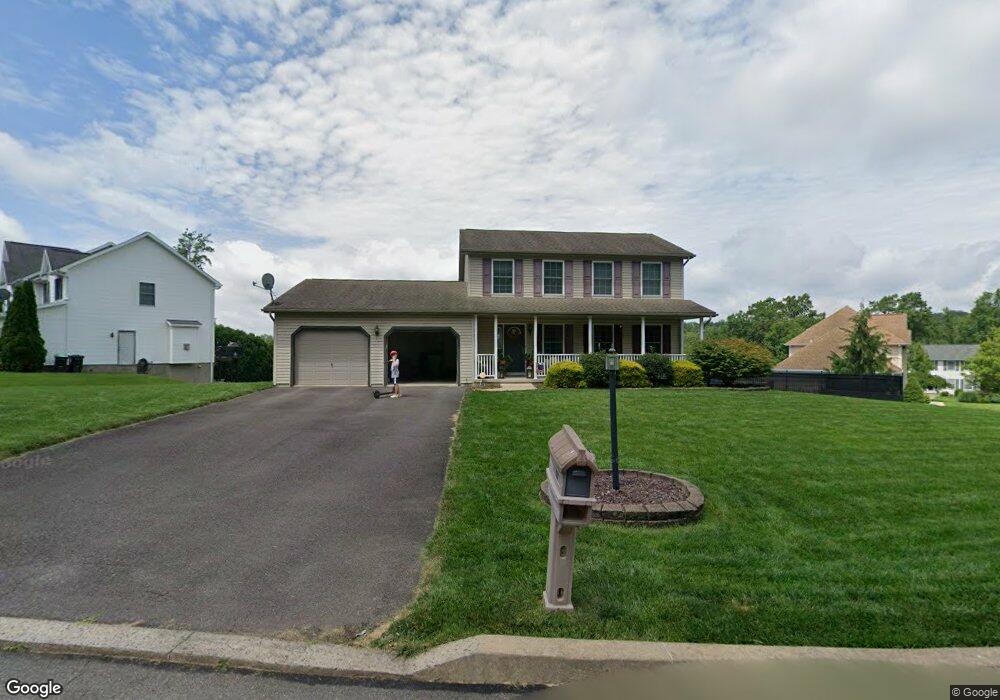 182 Kestrel Rd, Mountain Top, PA 18707 - photo 1