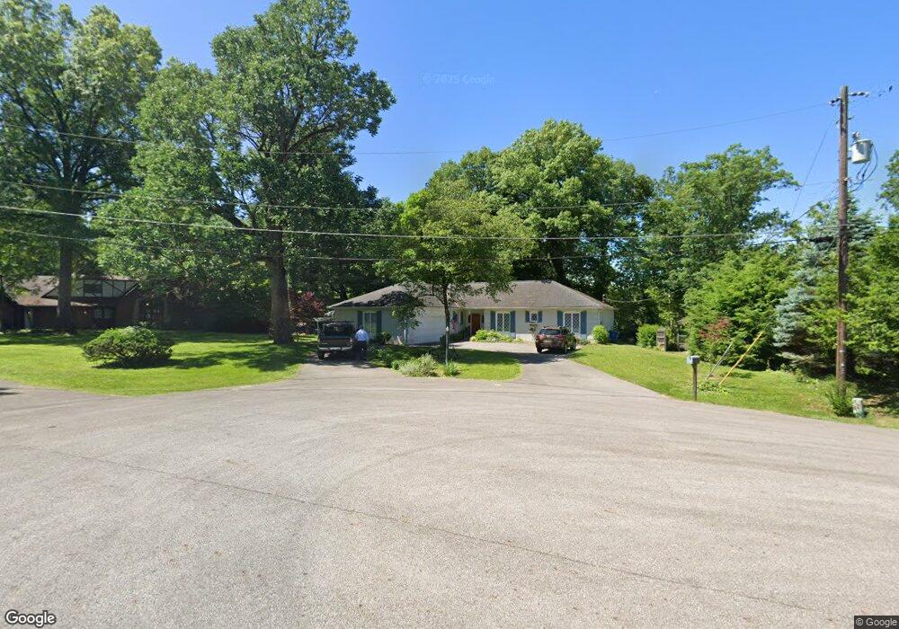 405 Walnut Cliffs Dr, Columbus, OH 43213 - photo 1