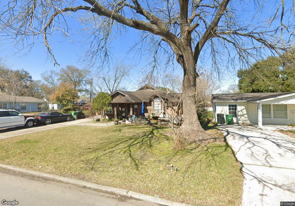 7623 Greendowns St, Houston, TX 77087 - photo 1