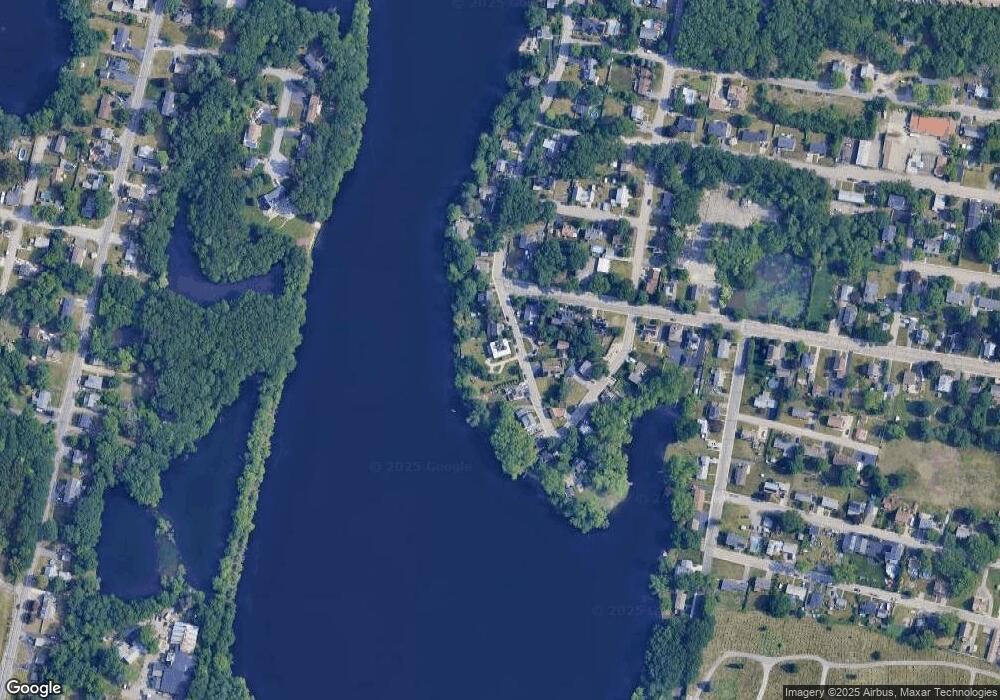 40 Edgewater Dr, Blackstone, MA 01504 - photo 1