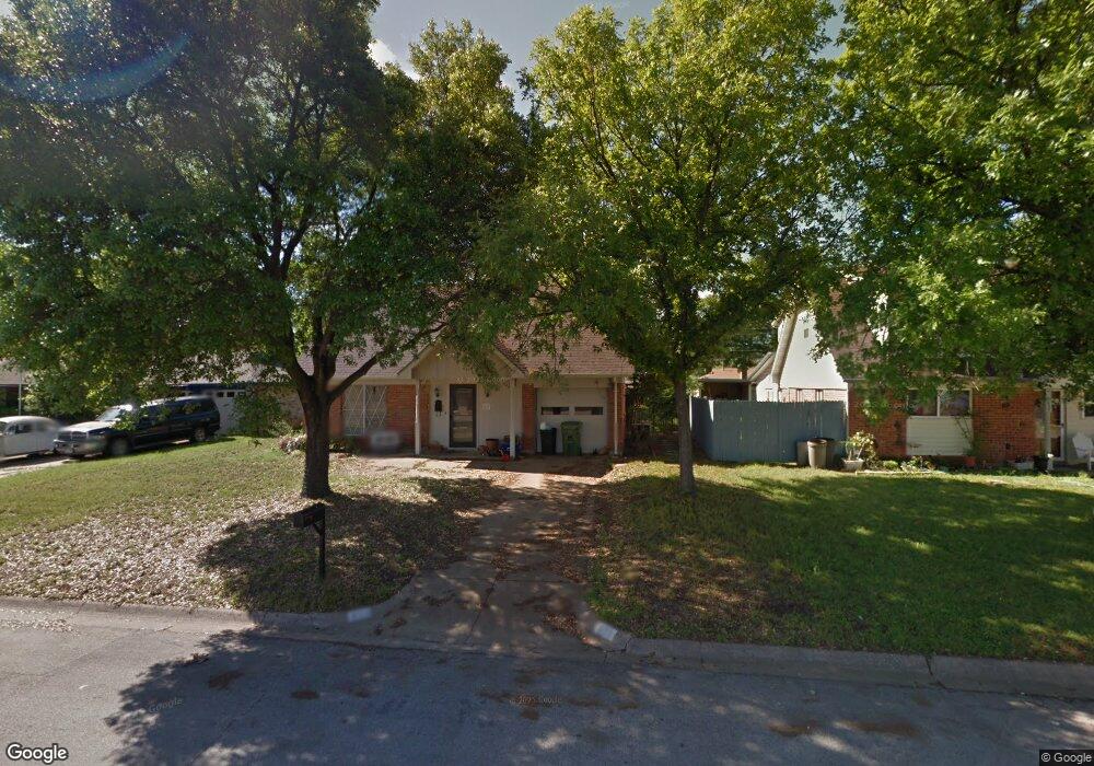 633 W Cedar St, Hurst, TX 76053 - photo 1
