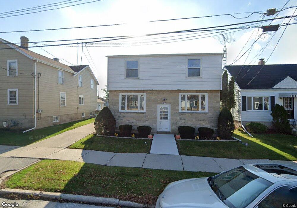 1817 19th St, Two Rivers, WI 54241 - photo 1