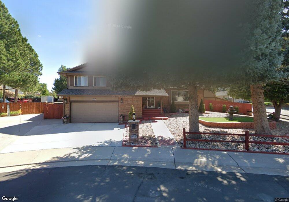 621 S Laredo Cir, Aurora, CO 80017 - photo 1