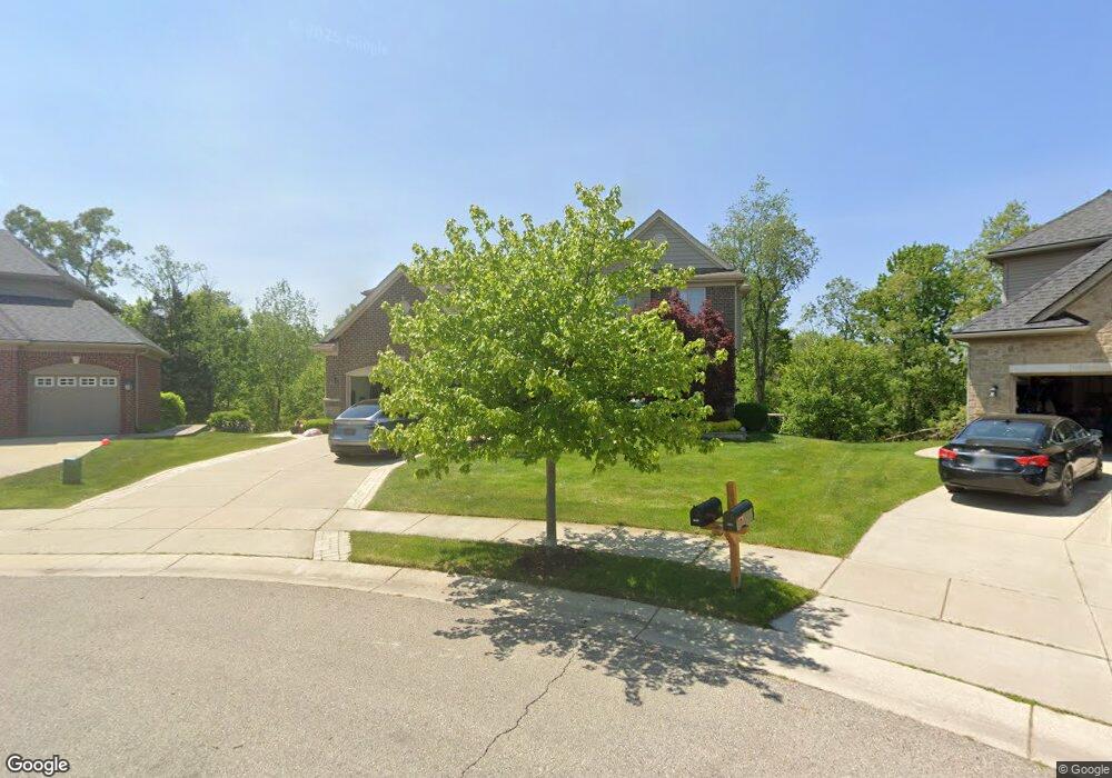 1243 Laguna Ct, Orion Charter Township, MI 48359 - photo 1