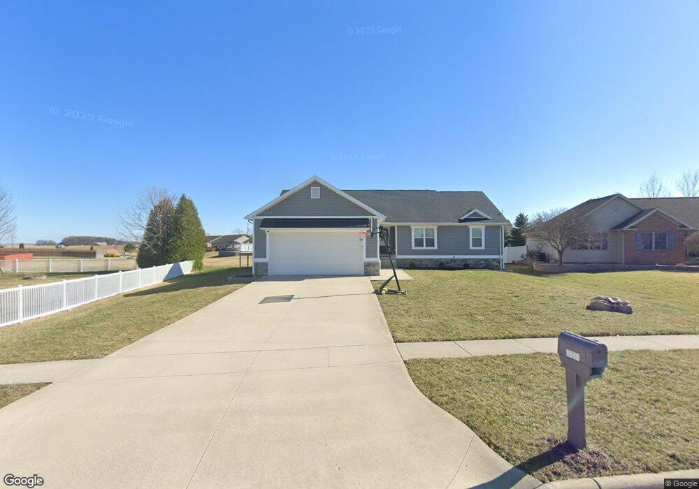 1013 Tara Oaks Dr, Findlay, OH 45840 - photo 1