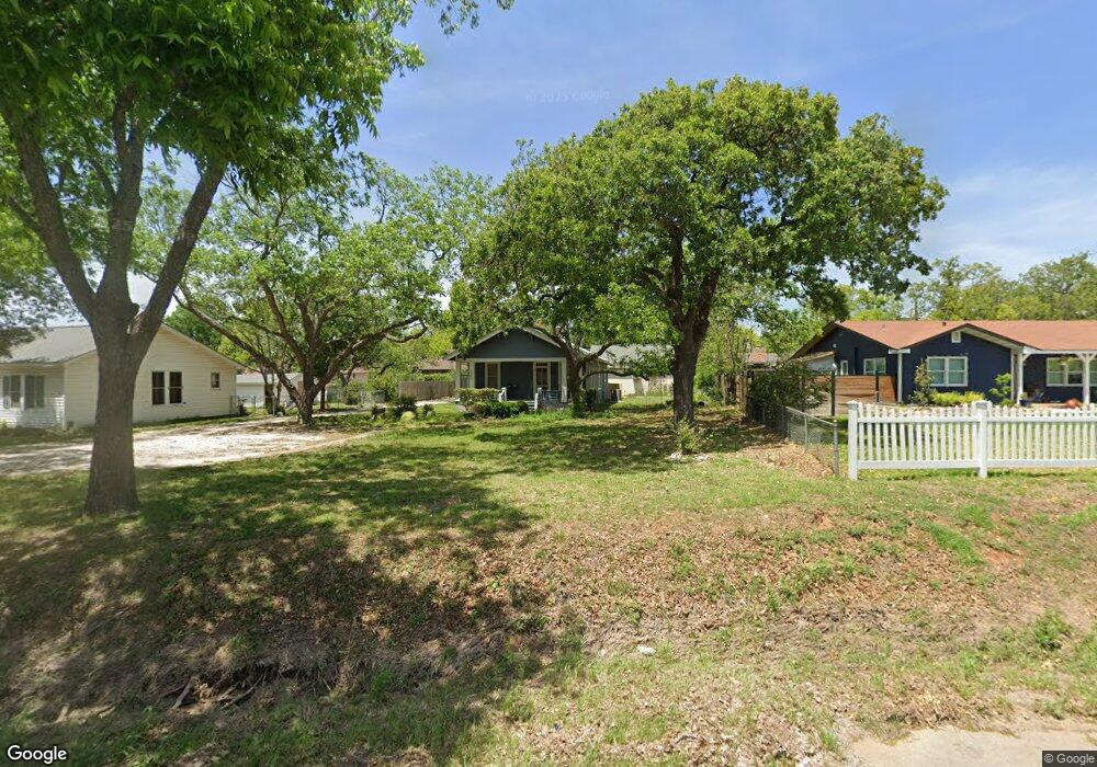1304 N Milam St, Fredericksburg, TX 78624 - photo 1