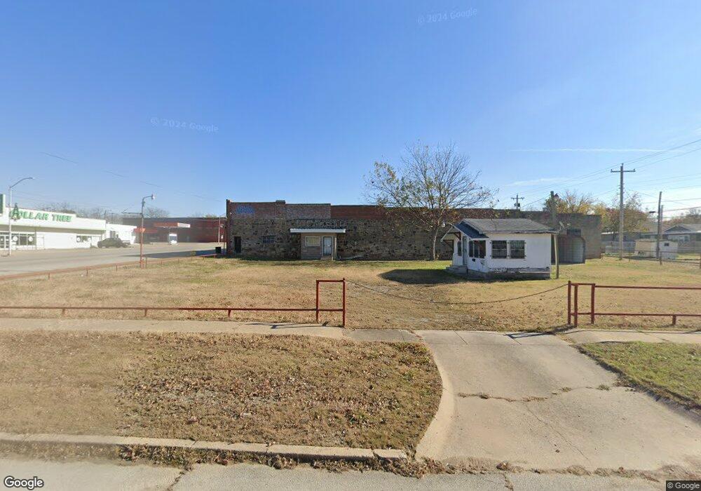 124 S 8th St, Henryetta, OK 74437 - photo 1