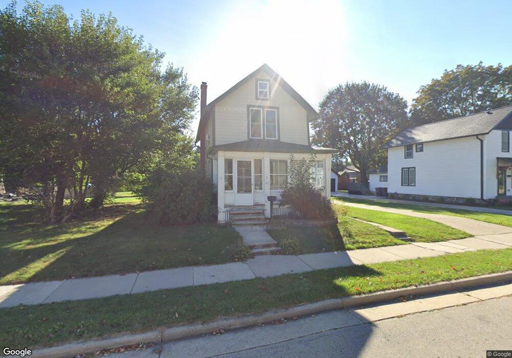 53 S Chestnut St, Oconomowoc, WI 53066 - photo 1