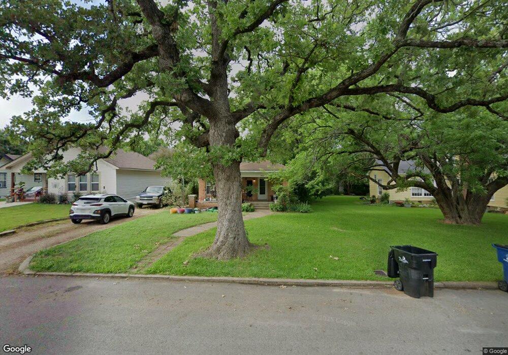 1314 W Walker St, Denison, TX 75020 - photo 1