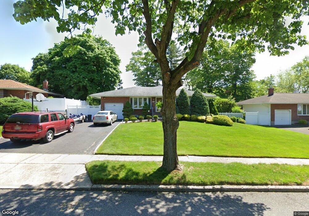 5 Rita Crescent, ComMacK, NY 11725 - photo 1