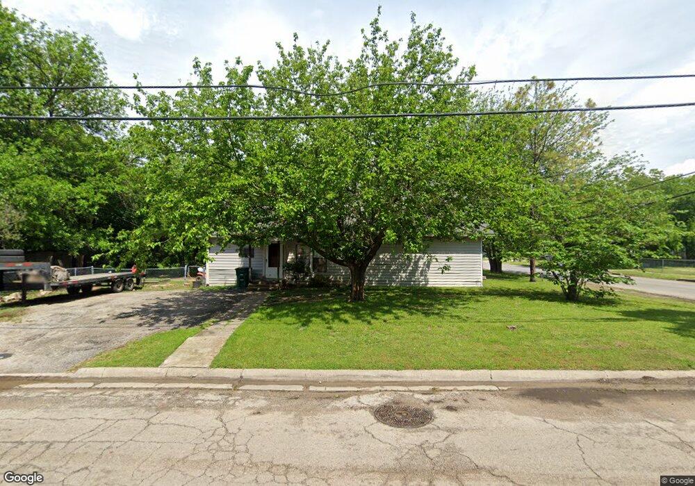 311 Harvey St, Gainesville, TX 76240 - photo 1