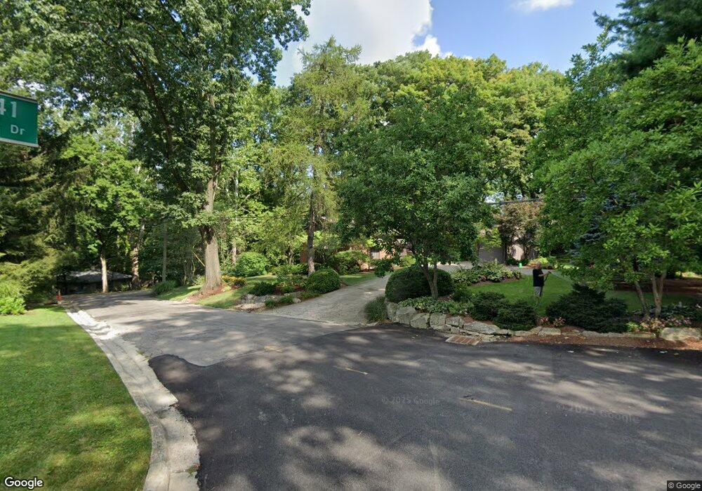 566 Yaronia Dr N, Columbus, OH 43214 - photo 1