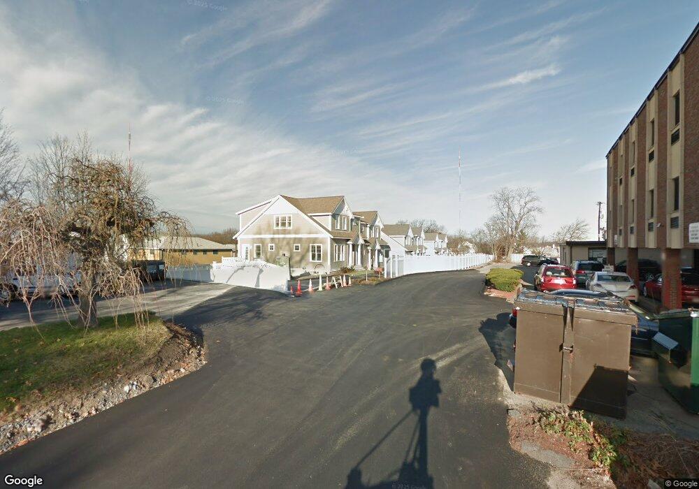 18 Putnam St unit 2, Needham Heights, MA 02494 - photo 1