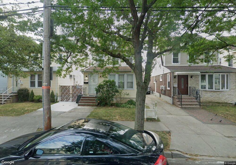 89-23 Lyman St, Jamaica, NY 11428 - photo 1