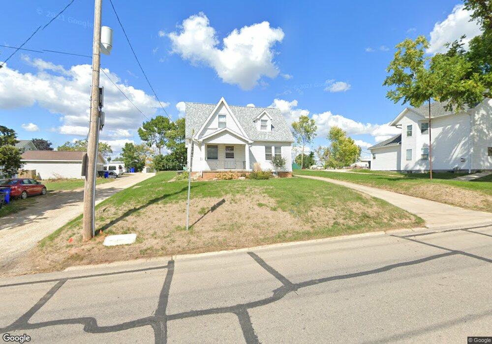 110 Wilson Ave SW, Cedar Rapids, IA 52404 - photo 1