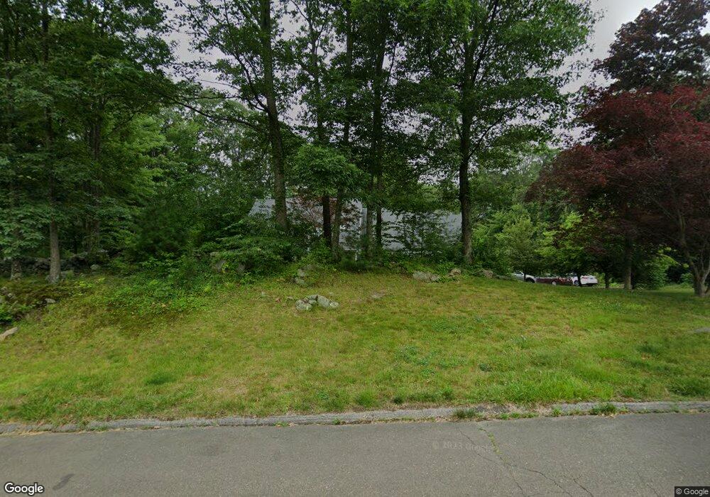 177 Fairway Dr, Stamford, CT 06903 - photo 1